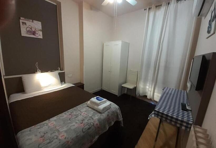 اتاق استاندارد یک تخته با بالکن, Megaride Guest House