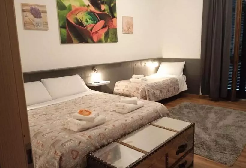 اتاق راحتی سه تخته, Megaride Guest House