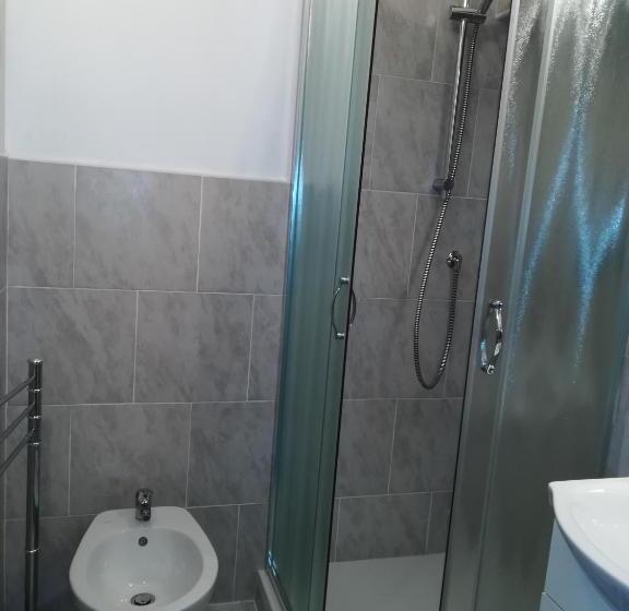اتاق راحتی سه تخته, Megaride Guest House