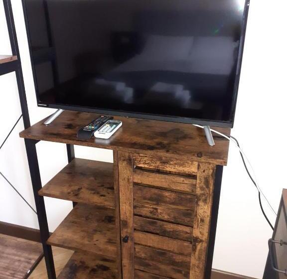 اتاق خانوادگی, Megaride Guest House