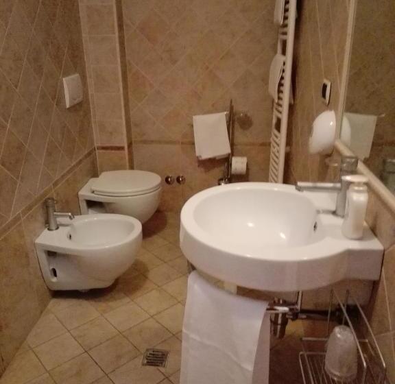 غرفة قياسية ثلاثية, Ponte San Vittorino