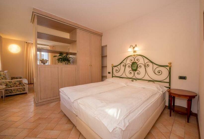 スタンダードスタジオ, Residence La Limonera