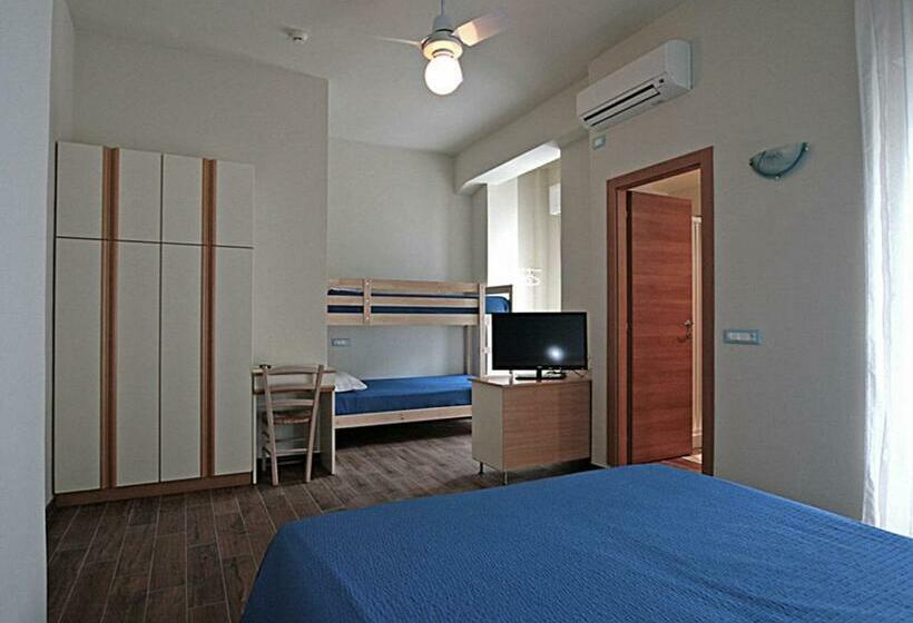 اتاق استاندارد چهار تخته, Sayonara