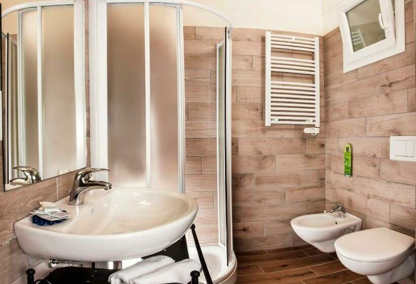 Quarto Estandar, Sayonara