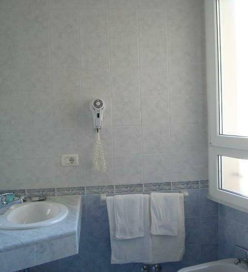 اتاق استاندارد, Sayonara