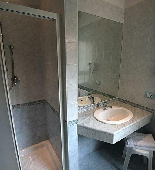 Quarto Triplo Estandar, Sayonara