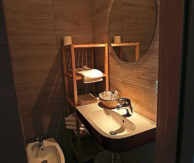 اتاق استاندارد سه نفره, Sayonara