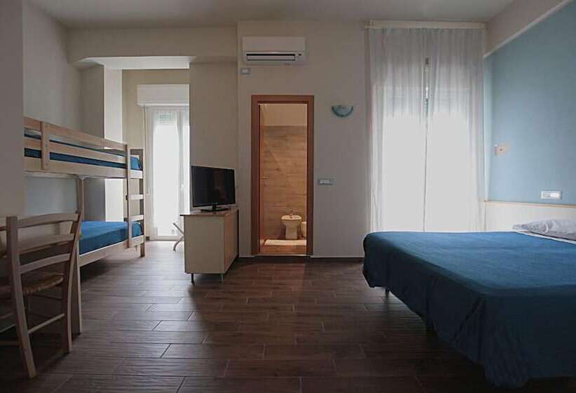 اتاق استاندارد سه نفره, Sayonara