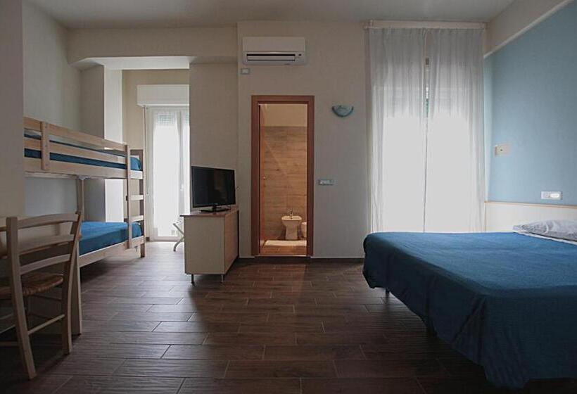 اتاق استاندارد چهار تخته, Sayonara