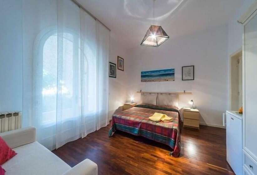 חדר סטנדרט, Sosta A Levante