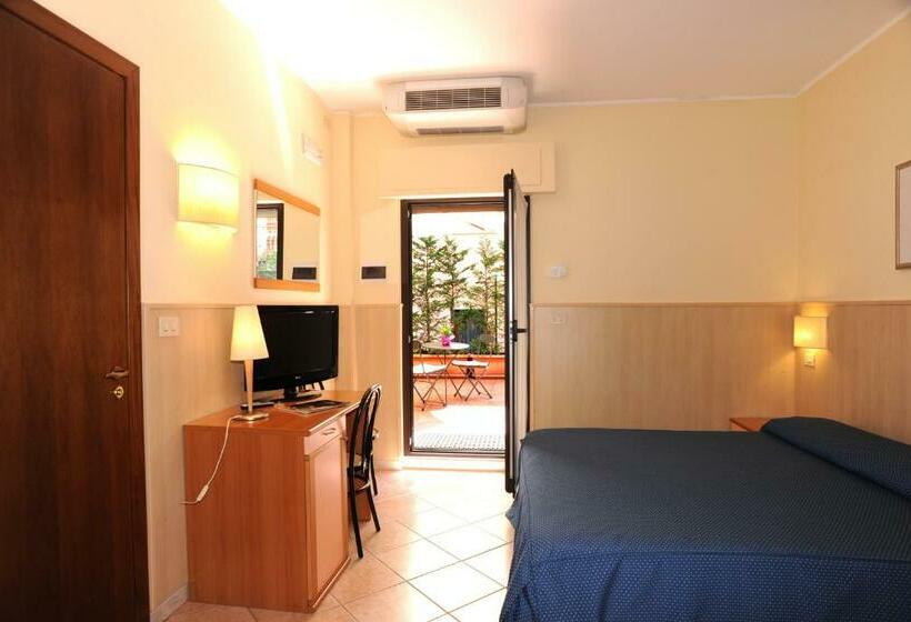 スタンダードトリプルルーム, Villa Santacroce