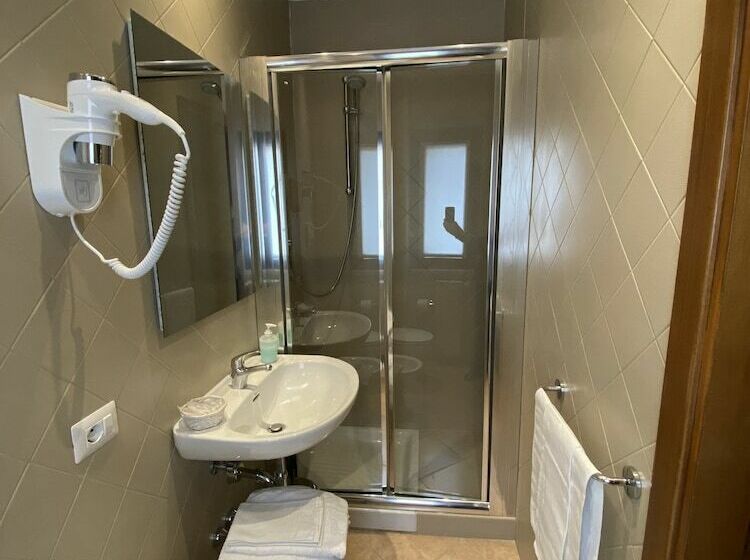 スタンダードトリプルルーム, Villa Santacroce