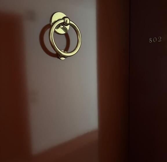 オーシャンビュースイート, Naut