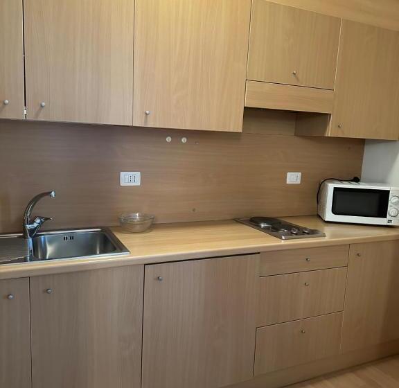 スタンダードスタジオ, Naut