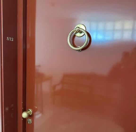 スタンダードスタジオ, Naut