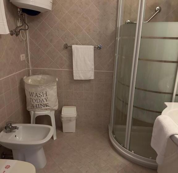 3ベッドルームスイート, Naut