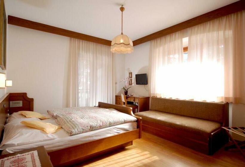 Номер Стандарт Трехместный, Park Hotel Villa Trunka Lunka