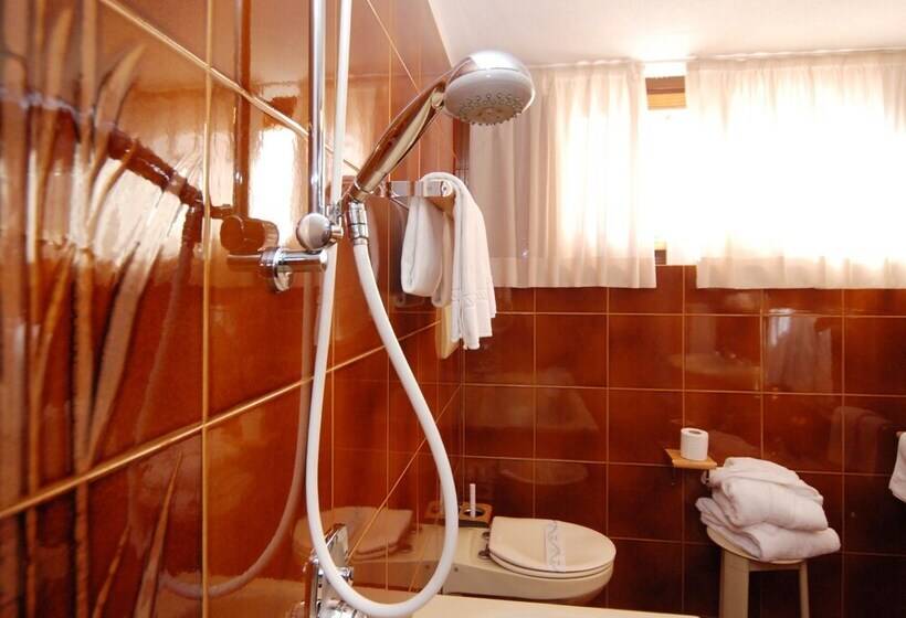 Номер Стандарт Трехместный, Park Hotel Villa Trunka Lunka