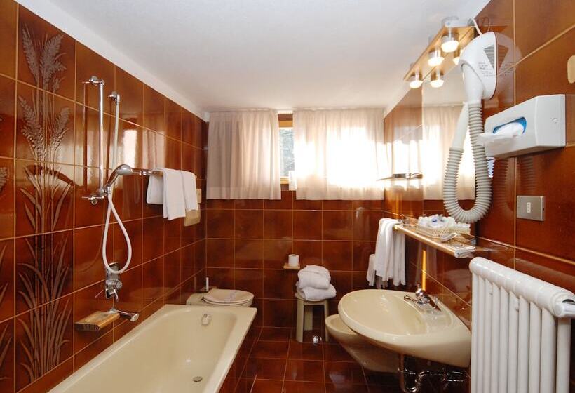 Номер Стандарт Трехместный, Park Hotel Villa Trunka Lunka