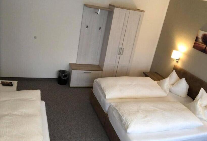 스탠다드 트리플 룸, Sevda S Hotel Garni Weinforth