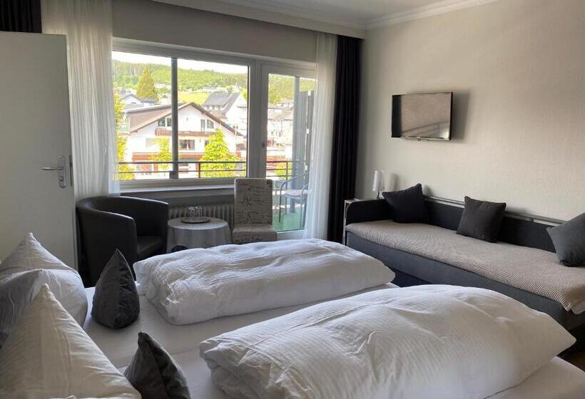 스탠다드 트리플 룸, Sevda S Hotel Garni Weinforth