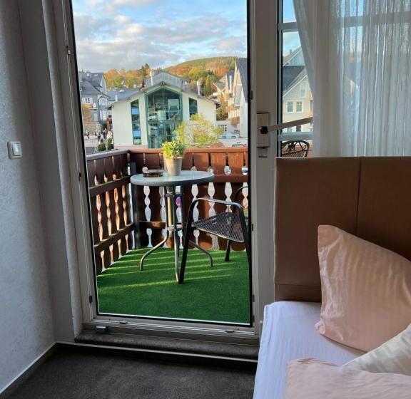 Номер Стандарт Индивидуальный с Балконом, Sevda S Hotel Garni Weinforth