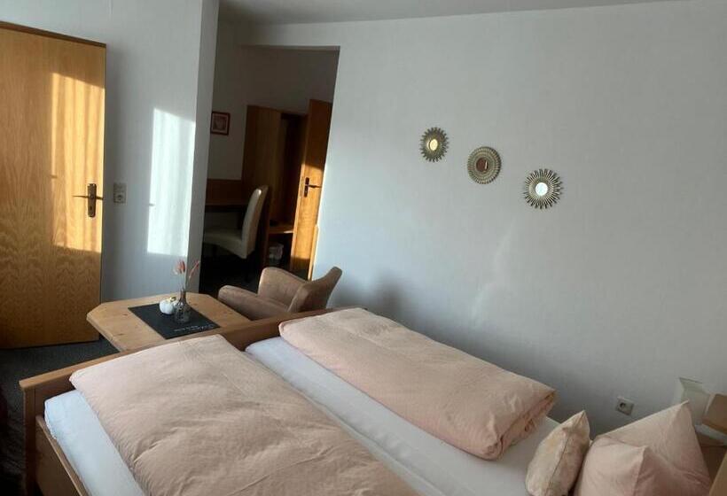 스탠다드 트리플 룸, Sevda S Hotel Garni Weinforth