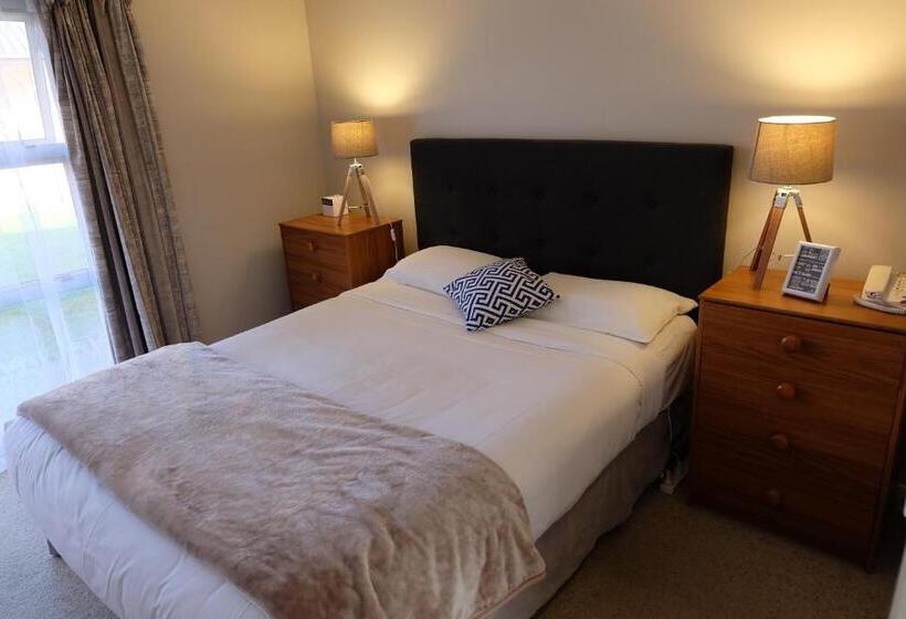 إستوديو قياسى مطلّ علي الحديقة, Castles Motel And Driftwood Motel