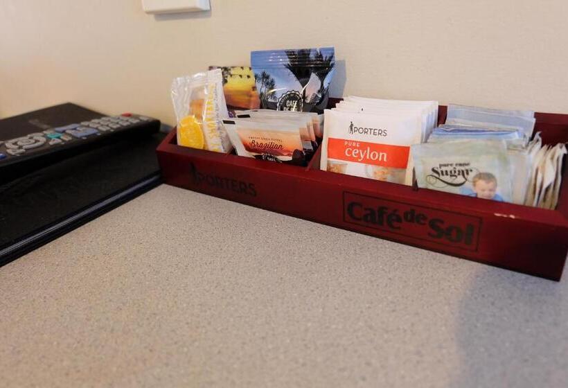 غرفة عائلية مطلّة علي الحديقة, Castles Motel And Driftwood Motel