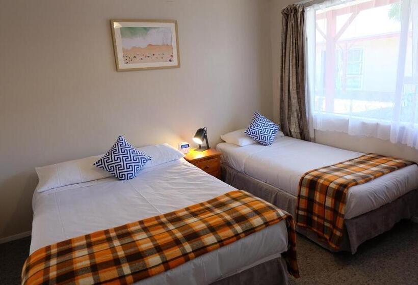 غرفة عائلية مطلّة علي الحديقة, Castles Motel And Driftwood Motel