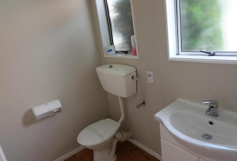 جناح جونيور مطل على الحديقة, Castles Motel And Driftwood Motel