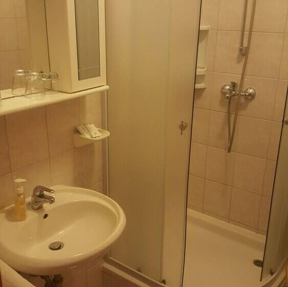 غرفة قياسية, Art Depandansa