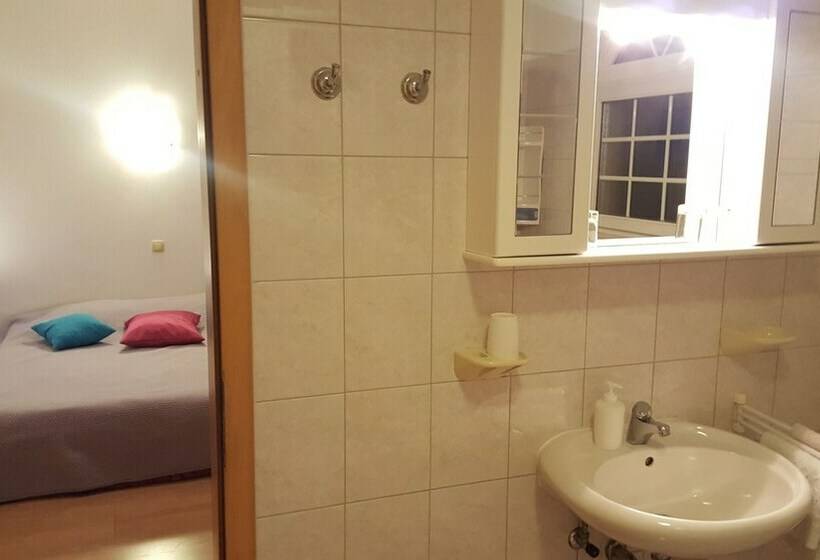 غرفة قياسية, Art Depandansa