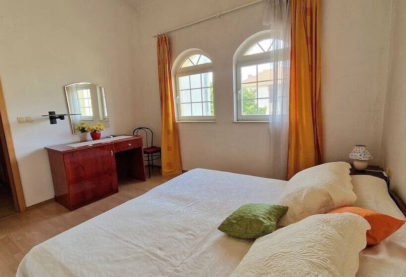 غرفة قياسية, Art Depandansa