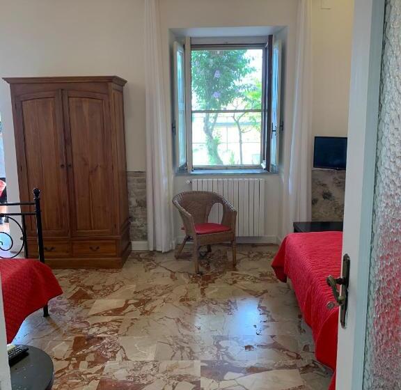 Трехместный Номер Стандарт Interior, B&b Villa Delle Rondini