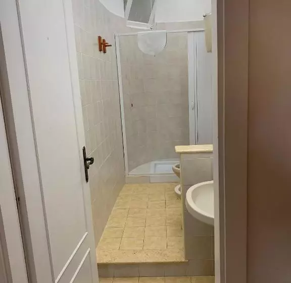 インサイドトリプルスタンダードルーム, B&b Villa Delle Rondini