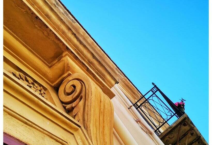 스탠다드 트리플 룸, Case D'anna