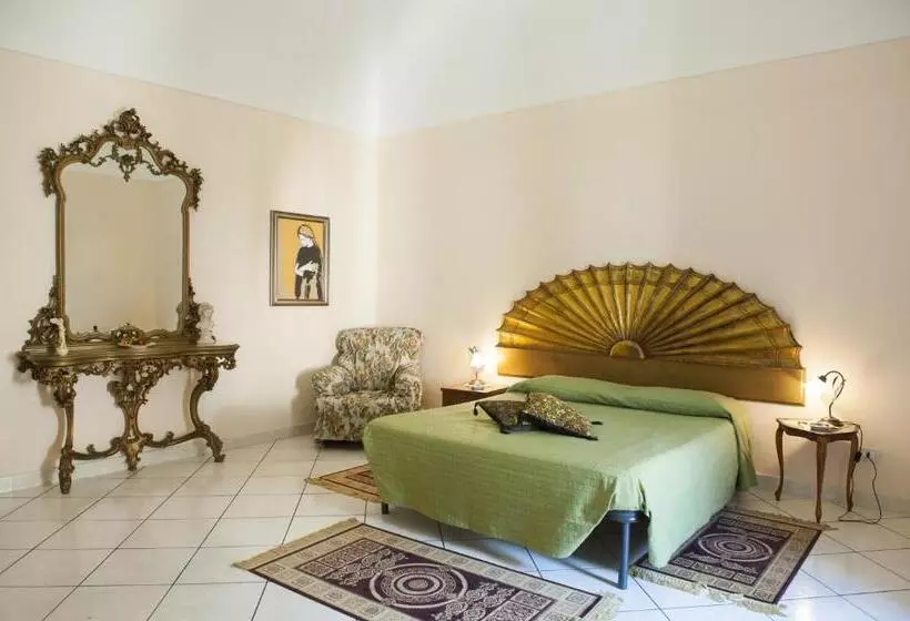 Habitació Triple Estàndard, Case D'anna