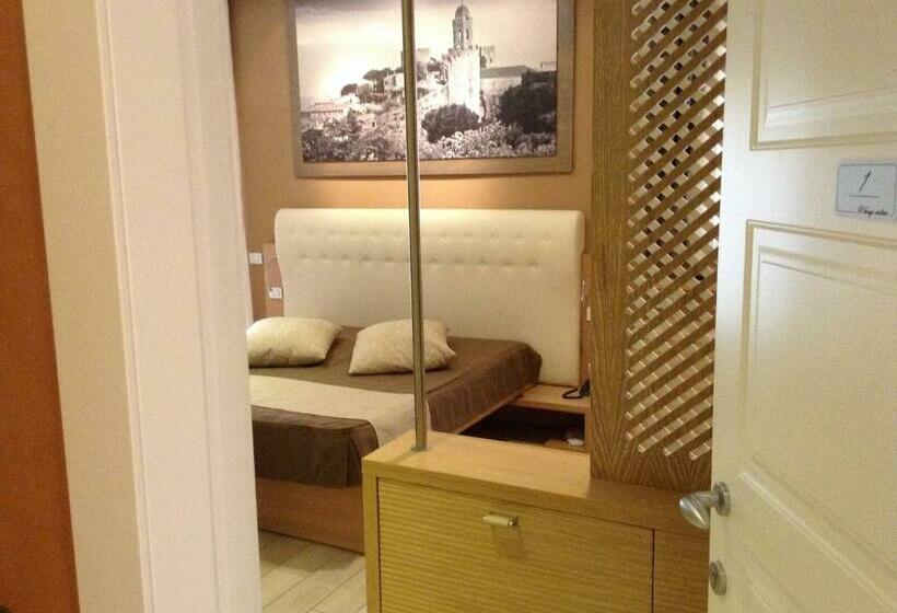 컴포트 룸, C'era Una Volta