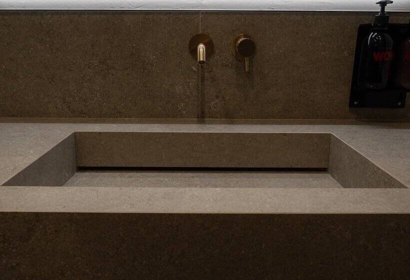 سوییت جونیور, The Glam Boutique Hotel & Apt