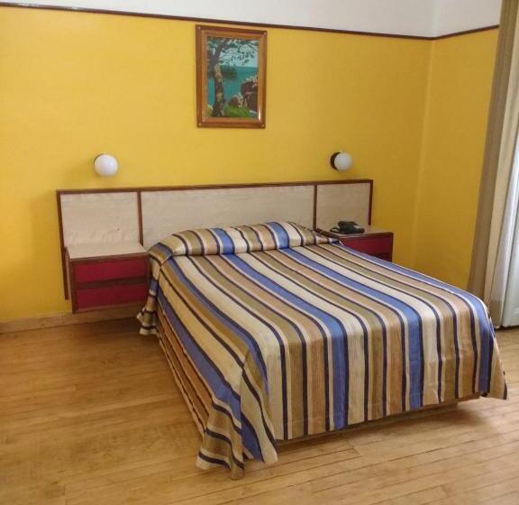 스탠다드 룸, Isabel