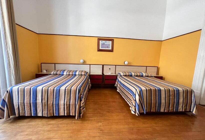 스탠다드 룸 더블 침대 2개, Isabel