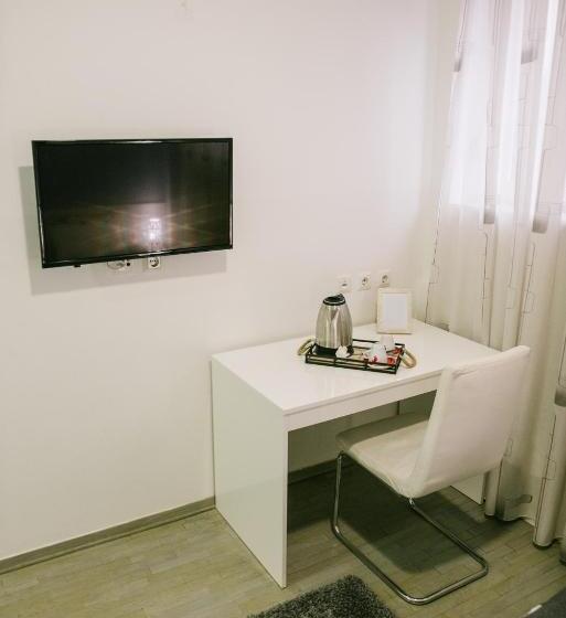 חדר דלוקס, Lux B&b