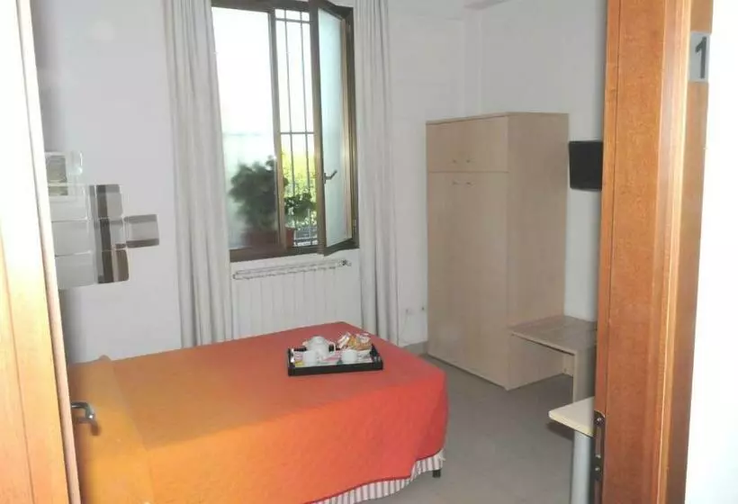 スタンダードシングルルーム, Marinetta Bed & Breakfast