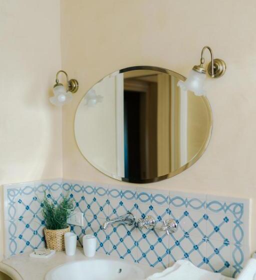 اتاق لوکس با چشم‌انداز دریا, Nontiscordardimé B&b Villa Agriturismo