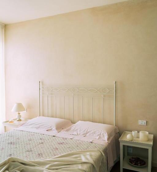 اتاق استاندارد با چشم‌انداز دریا, Nontiscordardimé B&b Villa Agriturismo