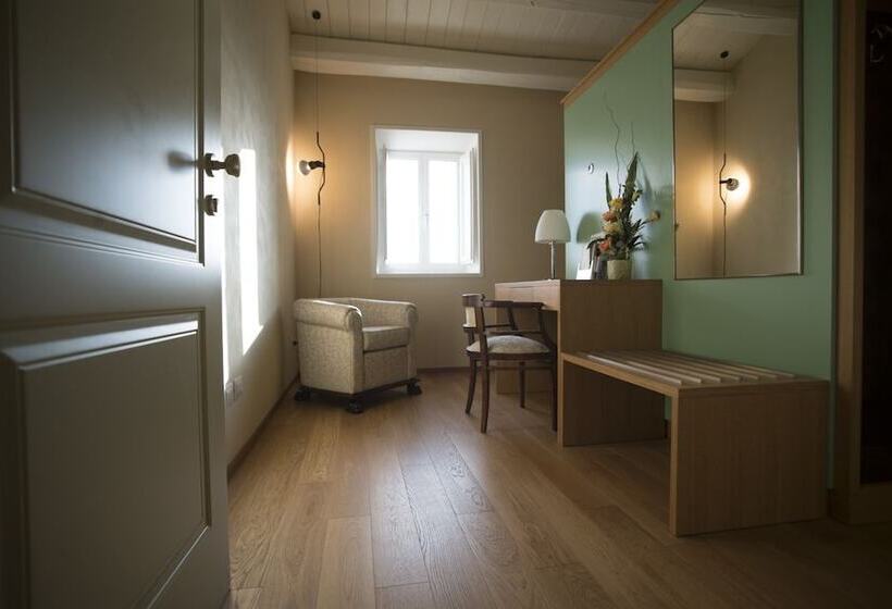 סוויטת ג'וניור, Relais Del Borgo Hotel & Spa 4 Stelle