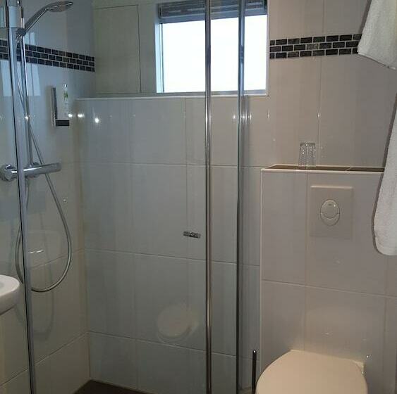 Семейный Номер, Restaurant Lakeside