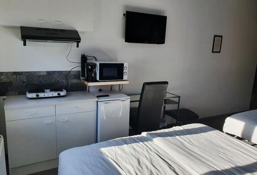 Номер Стандарт Трехместный, Restaurant Lakeside