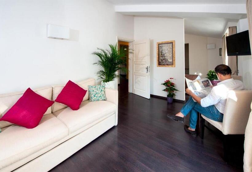 اتاق خانوادگی, Villa Maria Cristina